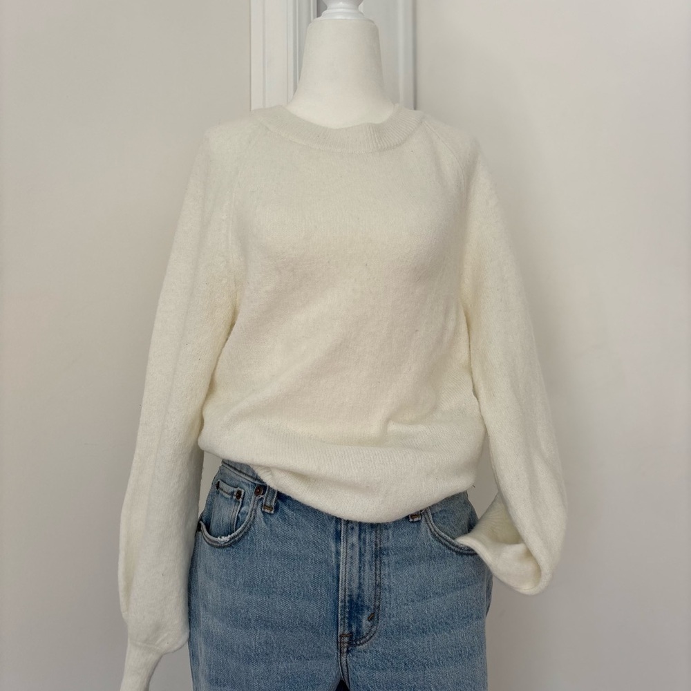 GAP Bell—Sleeve White Sweater